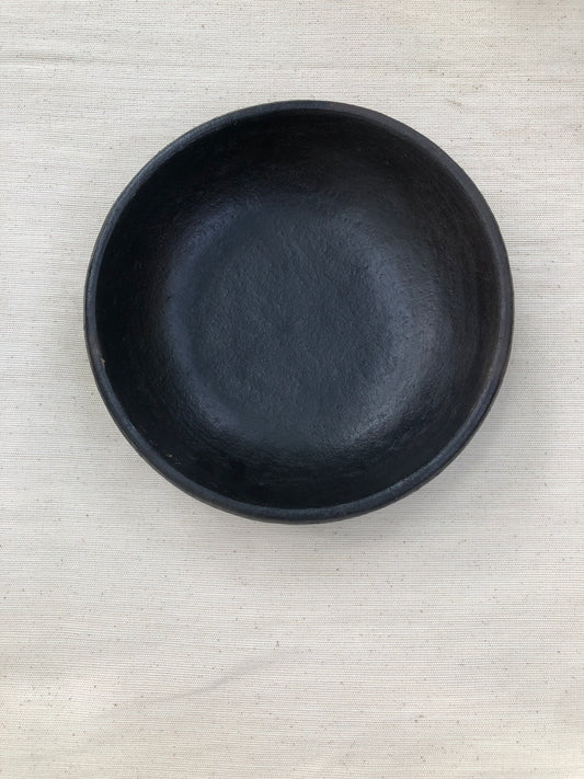 Assiette/Plat creux en argile . 25 cm